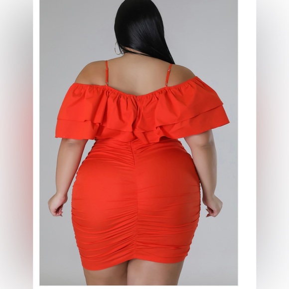 Plus size off shoulder dress - Picture 2 of 5